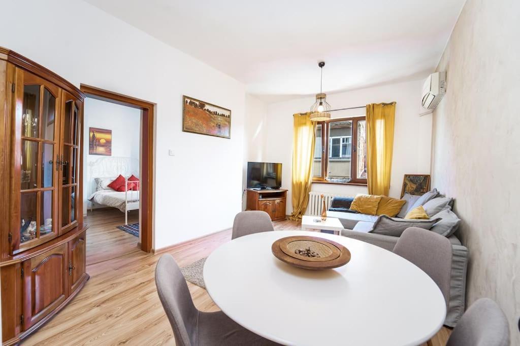 Central Apartment 2Bd Next To Vitosha Bul. Sofia Zewnętrze zdjęcie