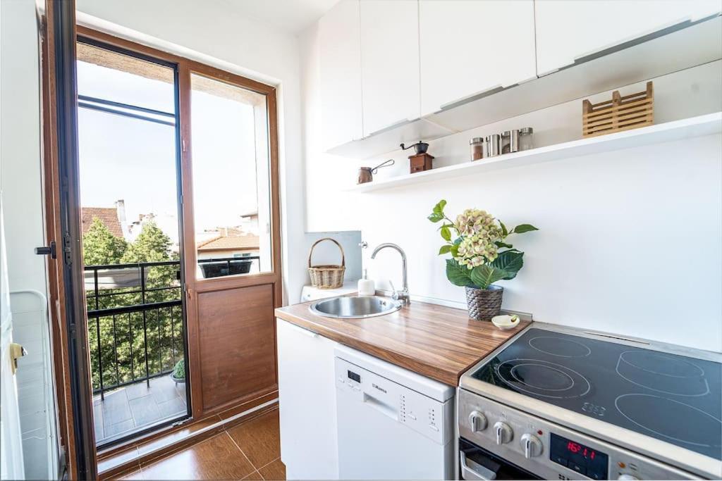 Central Apartment 2Bd Next To Vitosha Bul. Sofia Zewnętrze zdjęcie